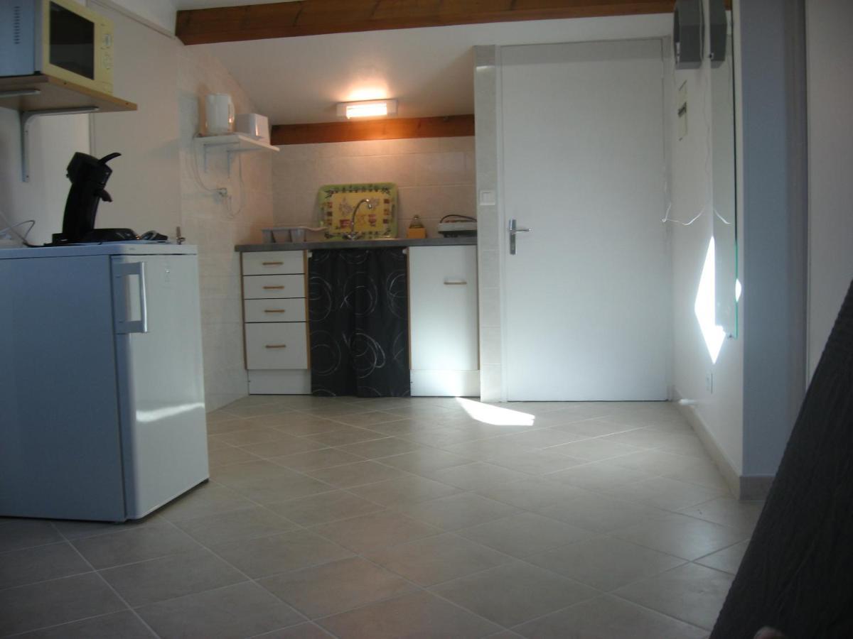 T 2 Avec Velux Sous Les Combes De 34 M2 Apartment Ла Лонд-ле-Мор Екстериор снимка