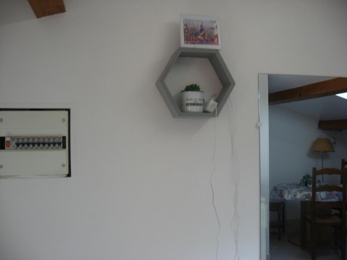 T 2 Avec Velux Sous Les Combes De 34 M2 Apartment Ла Лонд-ле-Мор Екстериор снимка