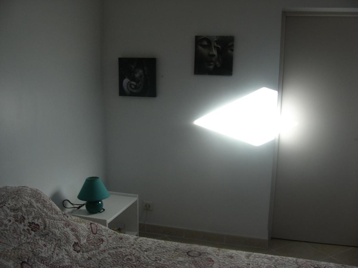 T 2 Avec Velux Sous Les Combes De 34 M2 Apartment Ла Лонд-ле-Мор Екстериор снимка